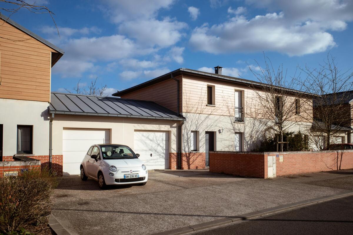What Is A Link-Detached House? Link-Detached House Meaning