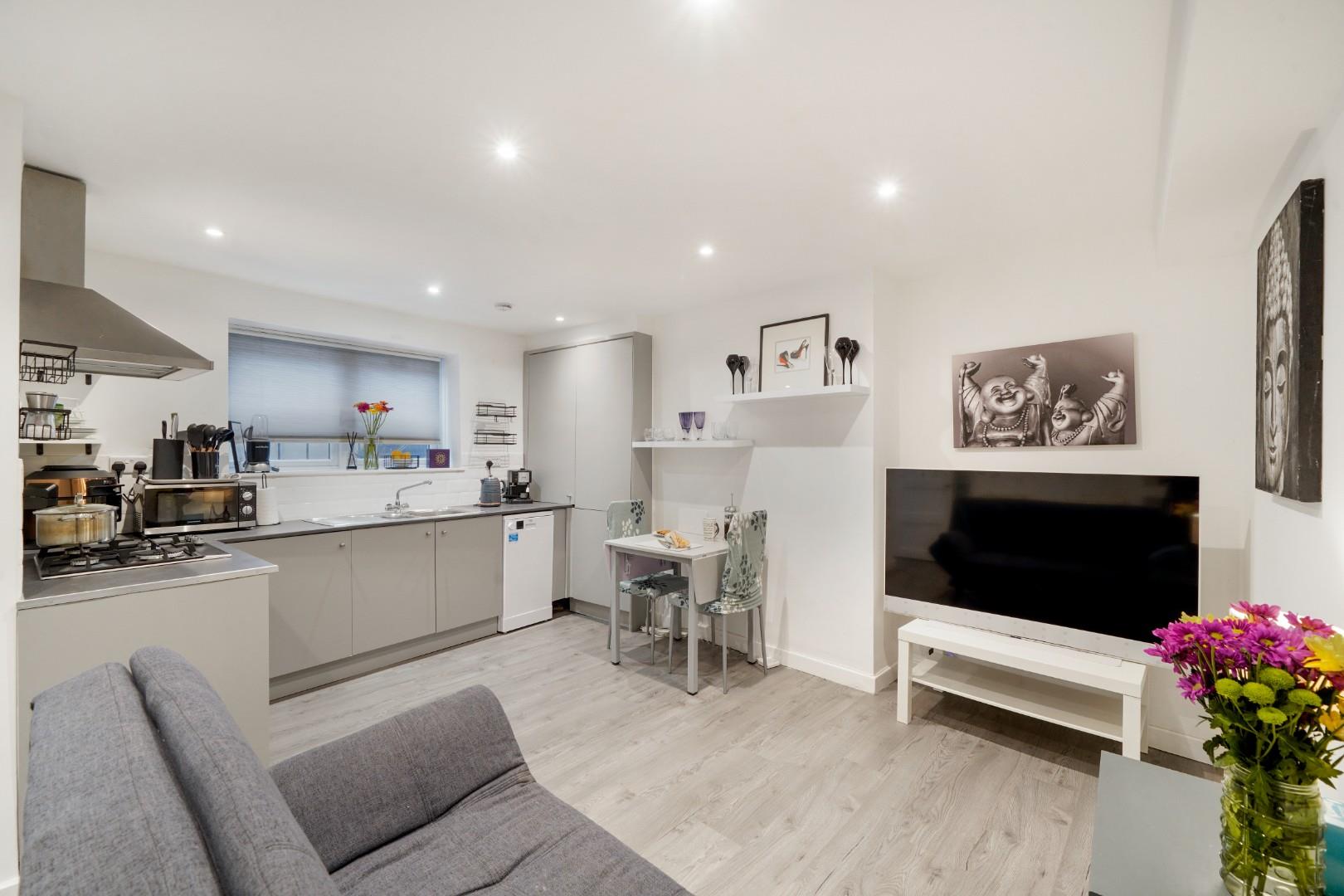 Great Western Road, Maida Hill, W9 