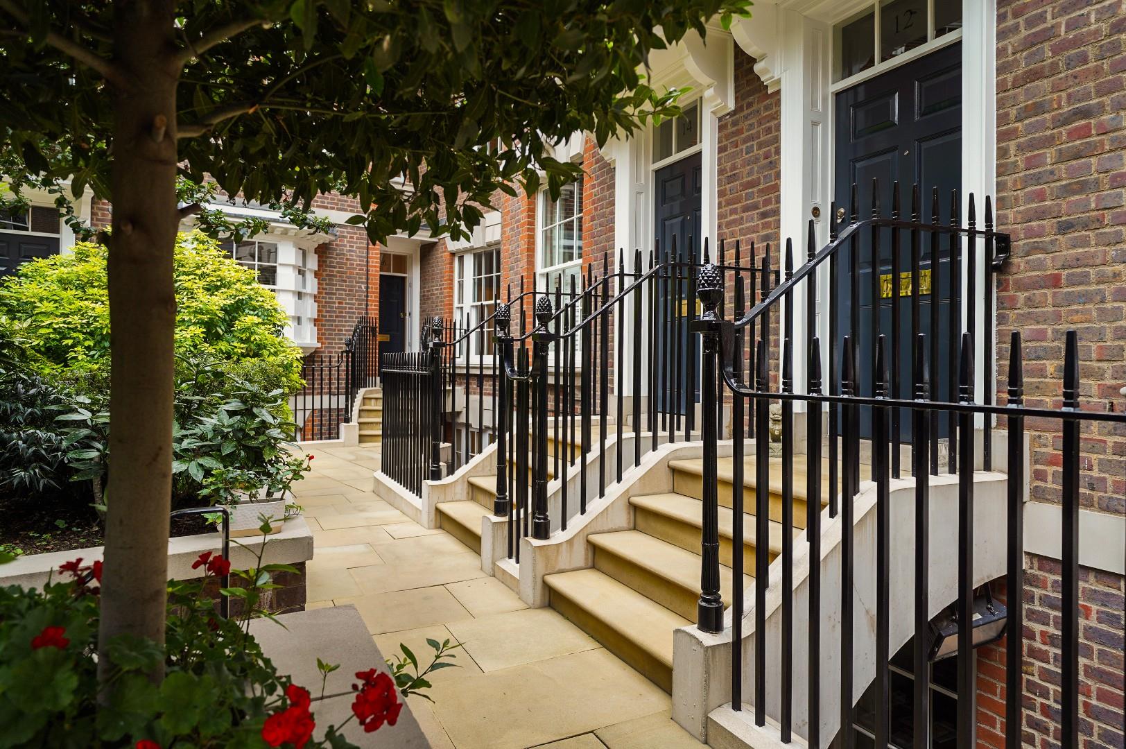 Dukes Mews, Marylebone, W1U 